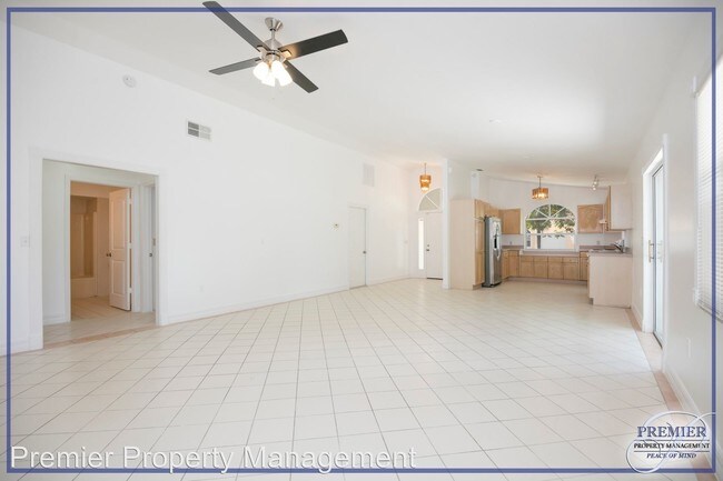 Foto del edificio - 2 br, 2 bath House - 11214 Coimbra Lane