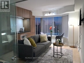 Building Photo - 155 Yorkville Ave