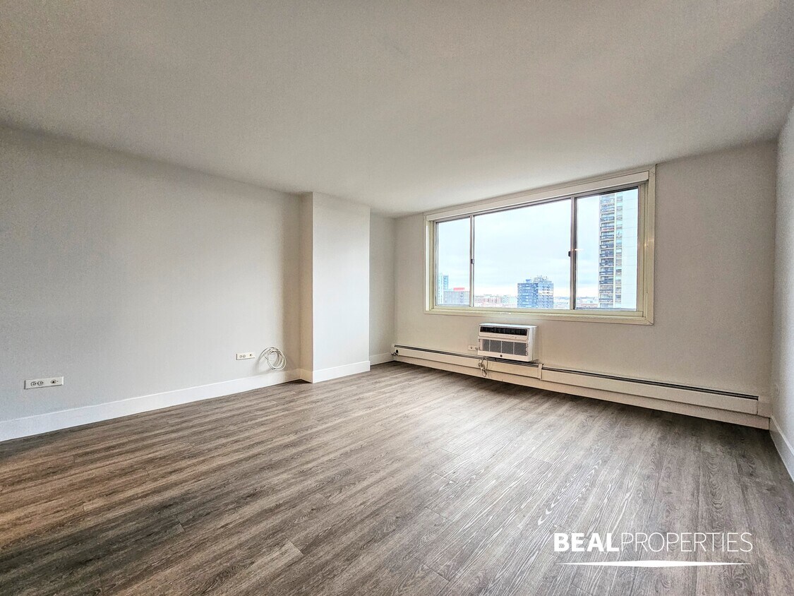 Foto principal - 1342 N Dearborn St