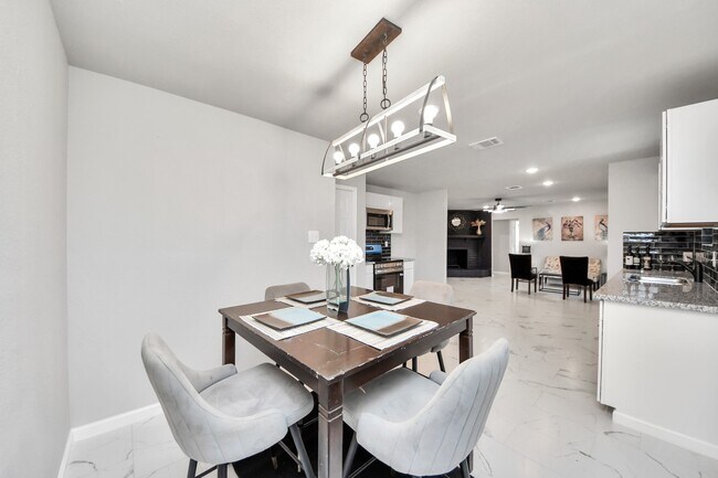 Foto del edificio - 15123 Kaler Rd