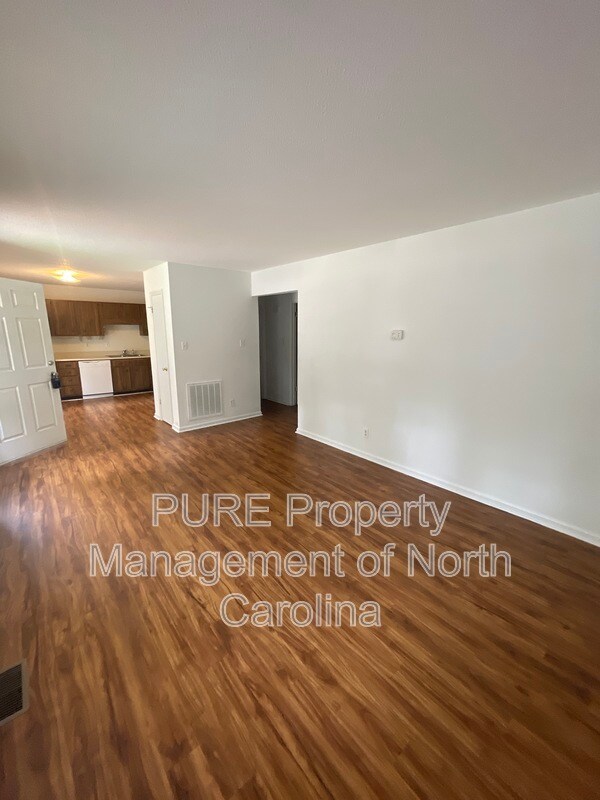 121 Westview Dr Unit Apt 15, Carrboro, NC 27510 Condo for Rent in