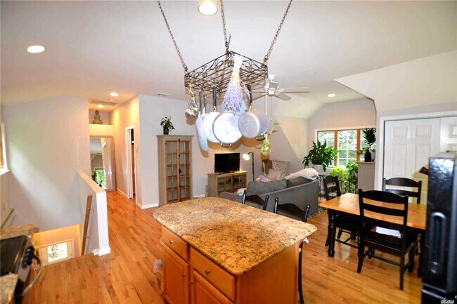 Foto del edificio - N. N Side Rd