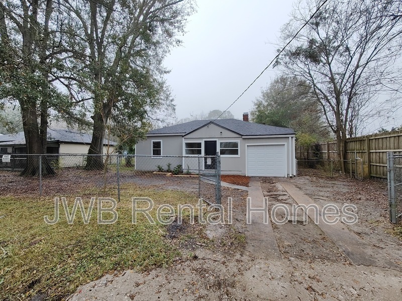 Primary Photo - 3524 Andrews St