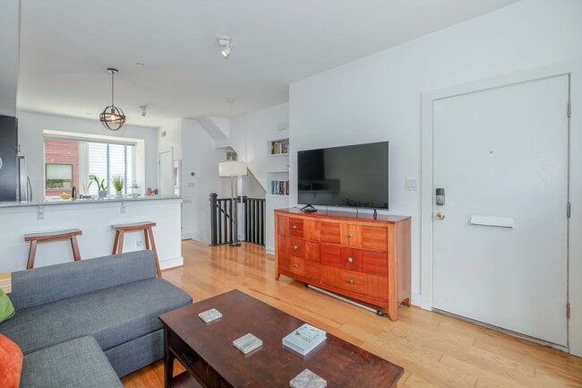 Photo - 1202 Jackson St NE Townhome