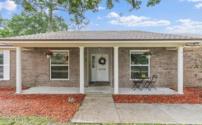 Building Photo - 4766 Dovetail Dr