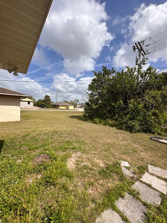 Foto del edificio - Charming 2-Bedroom, 2-Bathroom Duplex for Rent!