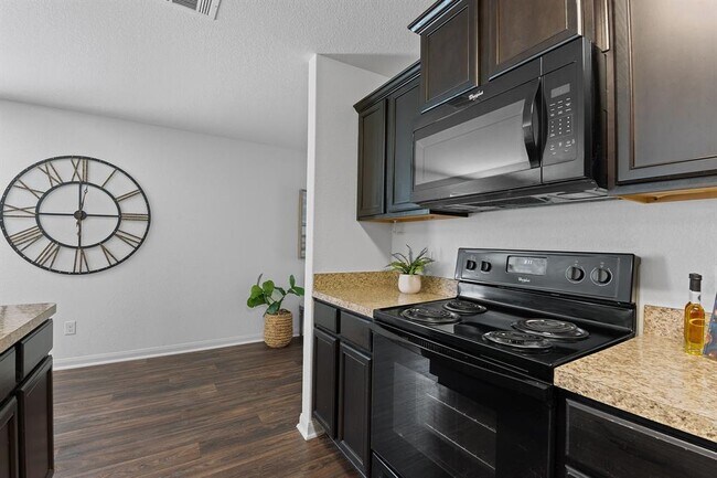 Foto del edificio - 1525 Breanna Ln