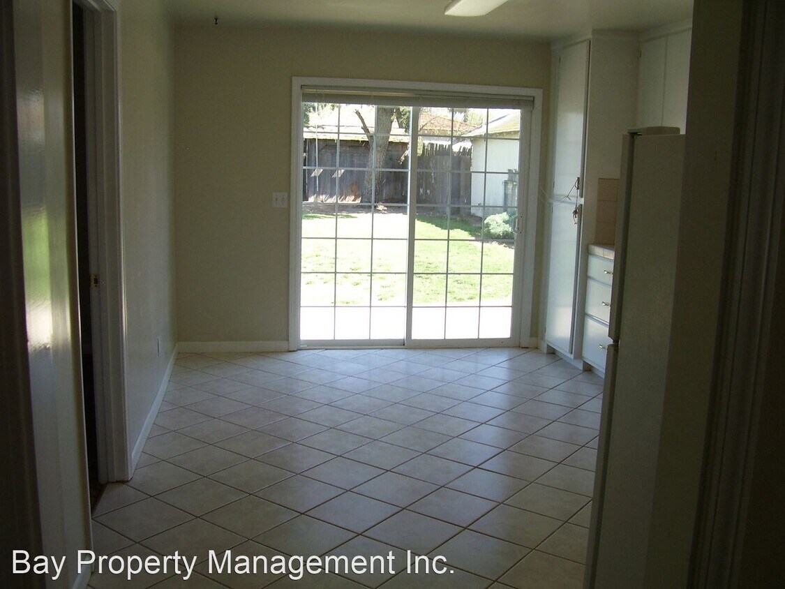 Building Photo - 2 br, 1 bath House - 1001 Palm Ave.