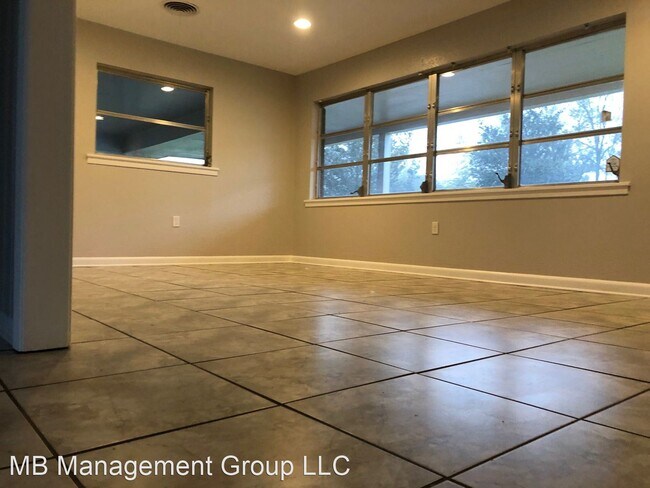 Foto del edificio - 3 br, 2 bath House - 1044 Monterrey Blvd.