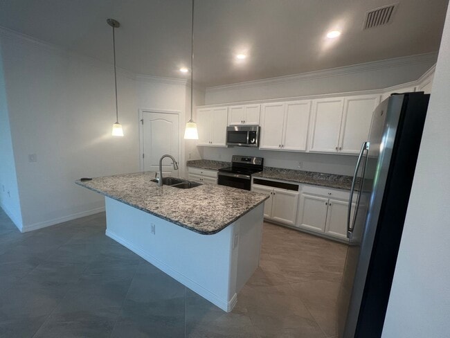 Building Photo - 11537 Shady Palm Wy