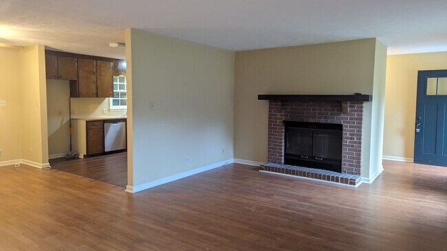Building Photo - 508 Merrill Ln