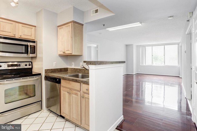 Building Photo - 5809 Nicholson Ln