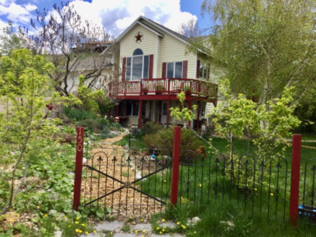 Foto del edificio - 150 Claffey Dr