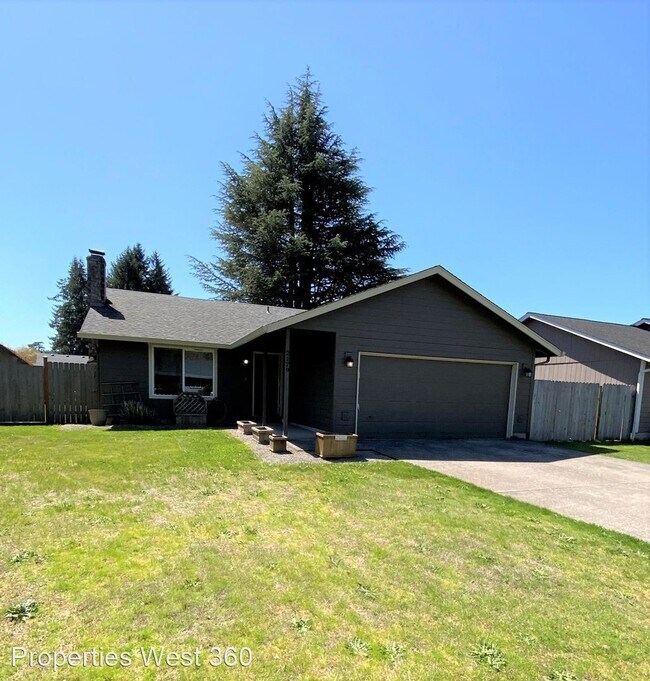 Foto del edificio - 3 br, 2 bath House - 2179 Dahlia St.