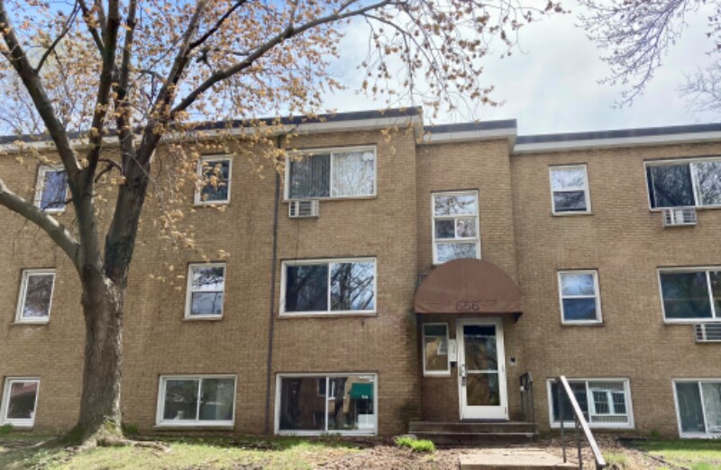 Primary Photo - 656 Ashland Ave