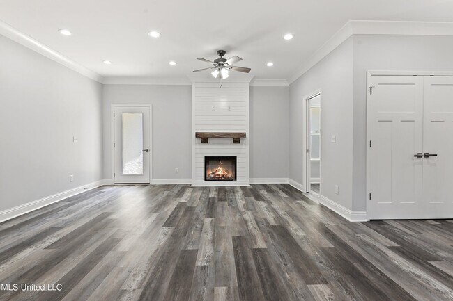 Foto del edificio - 9493 W Palm Ln