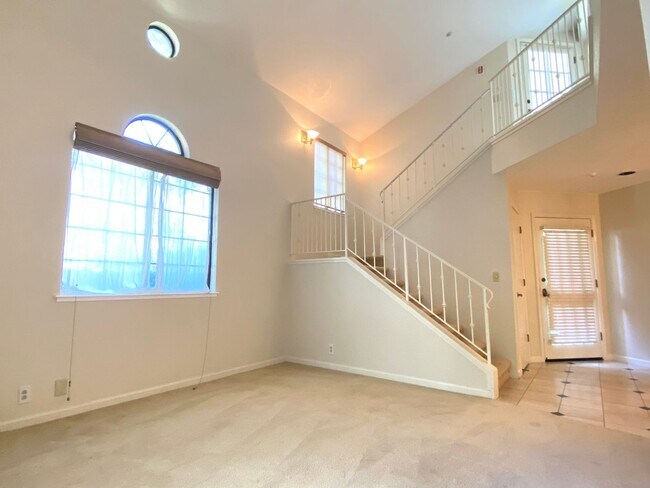Foto del edificio - 3BD 3BA Condo in Andalusia Gated Community...