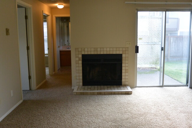 Building Photo - 8307 NE Starflower Ct
