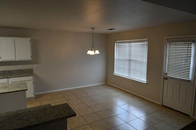 Building Photo - 2918 Hilton Head Dr