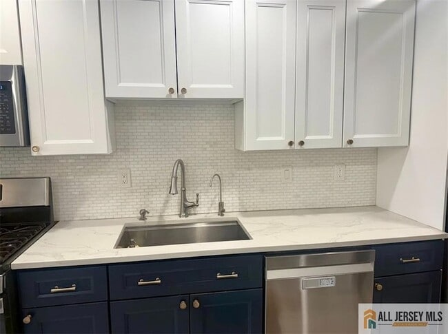 Building Photo - 44 Wisteria Ct