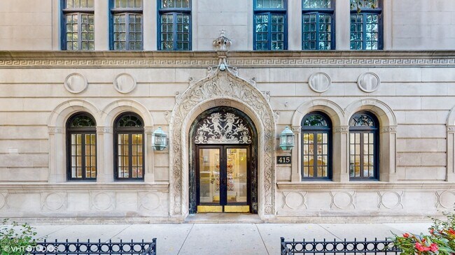 Building Photo - 415 W Aldine Ave