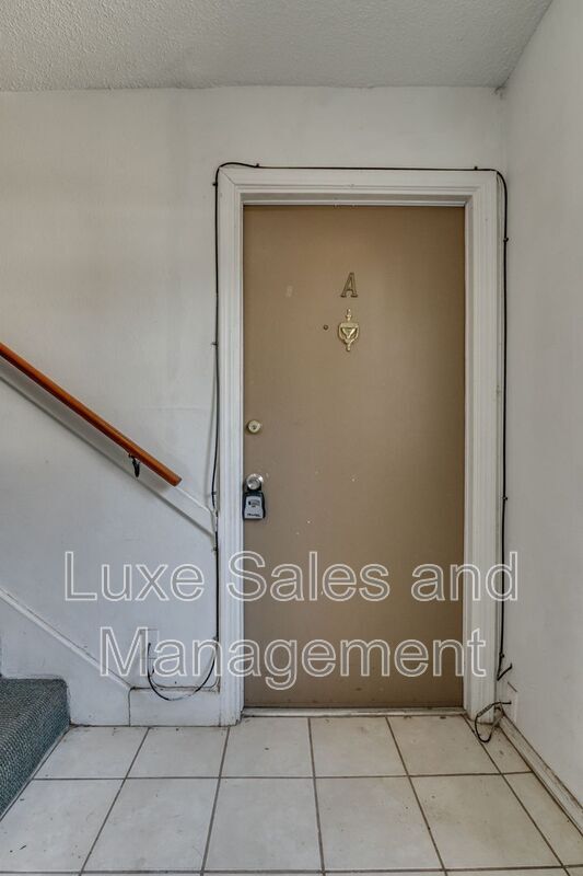 Building Photo - 6032 NW Expressway