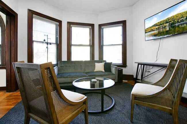 Foto del edificio - 1848 E 89th St