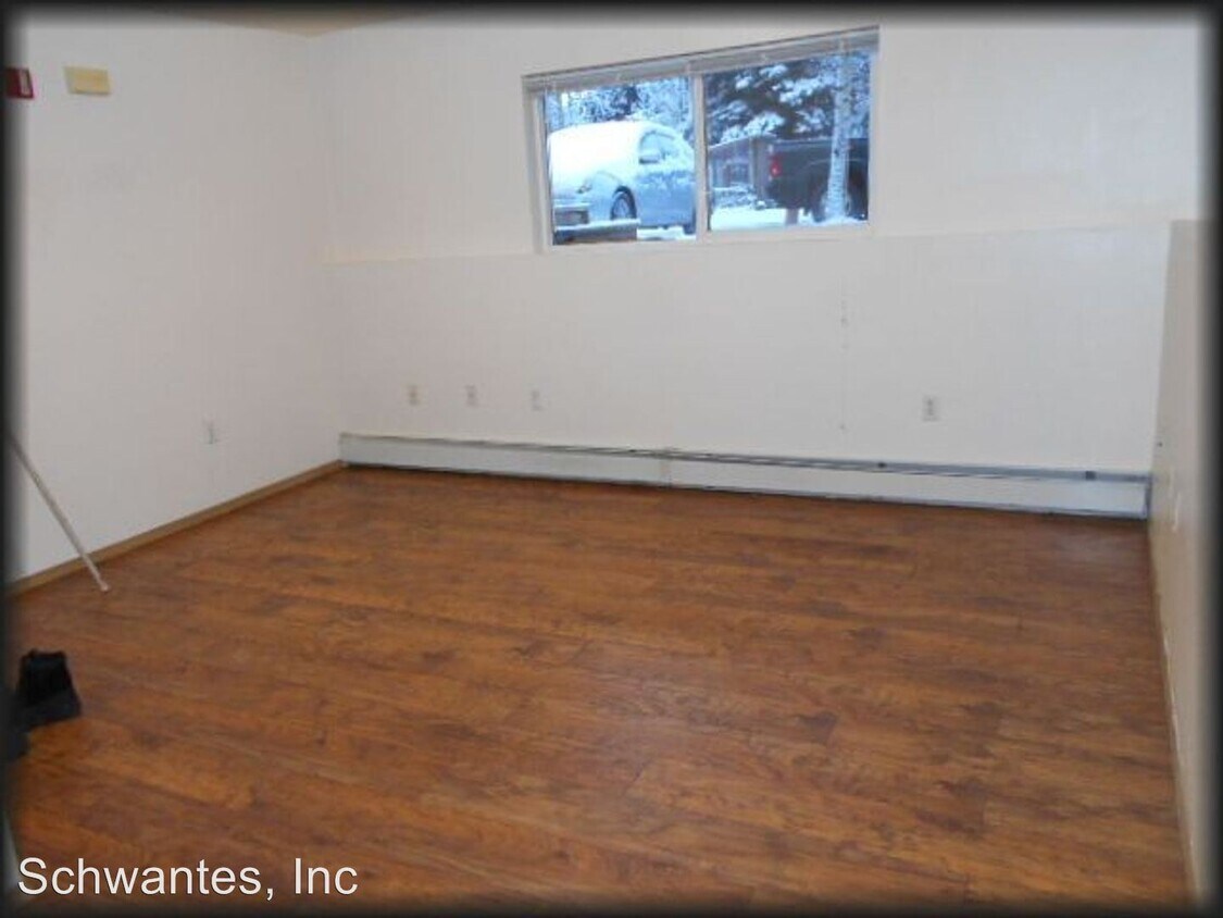 Primary Photo - 2315 Eureka St
