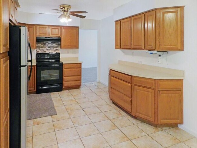 Foto del edificio - 29697 Dogwood Circle