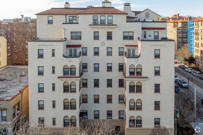 Foto del edificio - Larchmont Hills