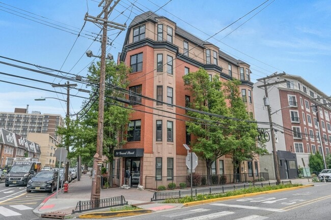 Building Photo - 380 Newark St.