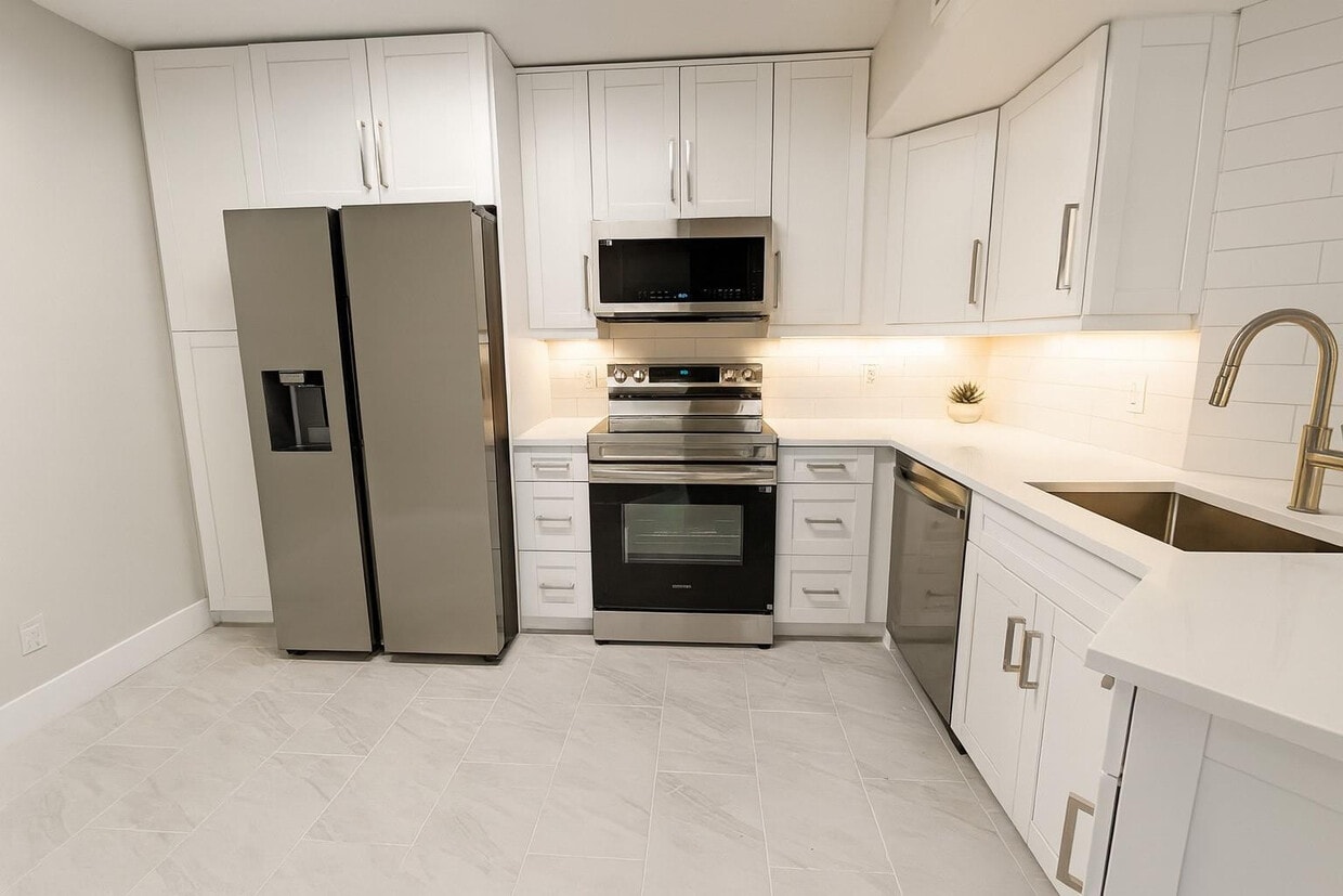 Foto principal - 9055 Wiles Rd