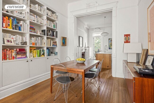 Foto del edificio - 478 Waverly Ave