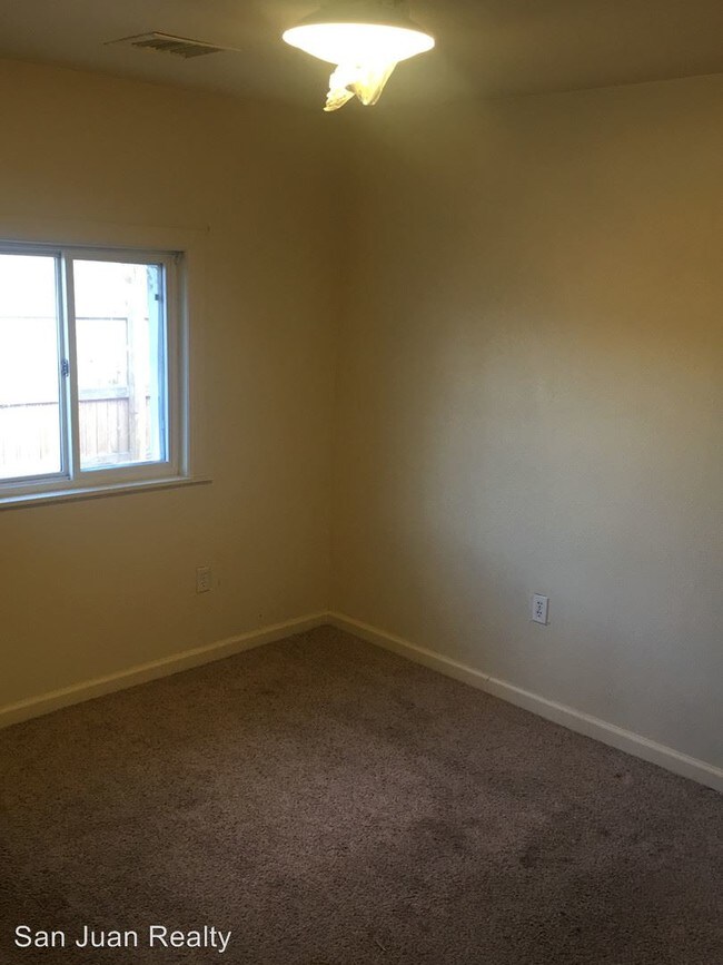 Building Photo - 2 br, 1 bath House - 708 N Orchard Ave