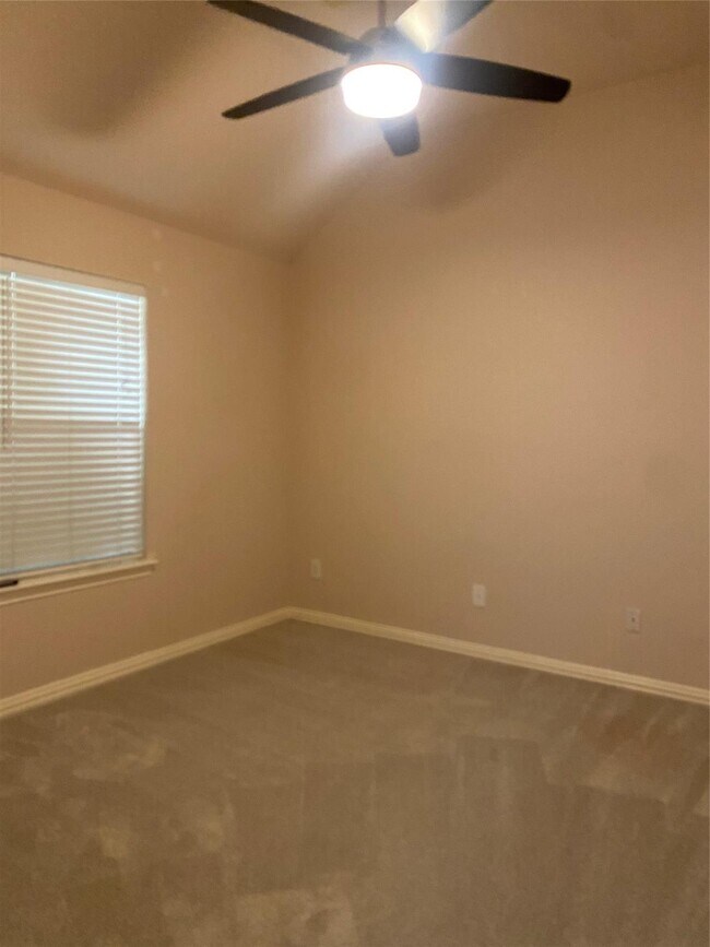 Building Photo - Spinnaker Bay Lane, Pearland, TX 77584 - 4 BR 2 BA single-family home