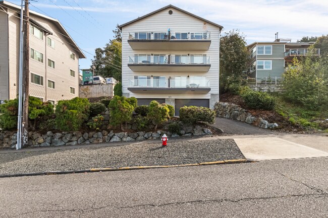 Foto del edificio - 628 N State St