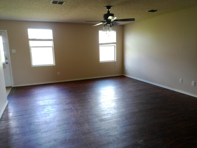 Foto del edificio - 3054 Dusty Ridge Dr