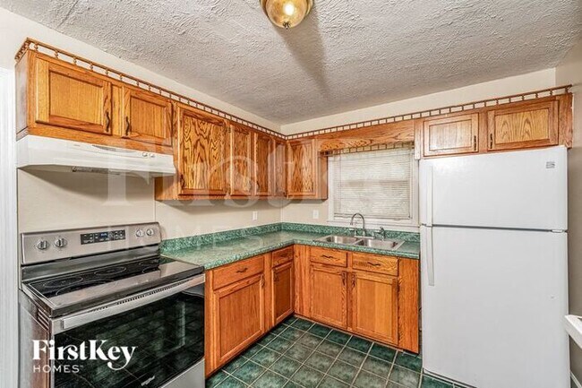 Building Photo - 308 Orange Cir