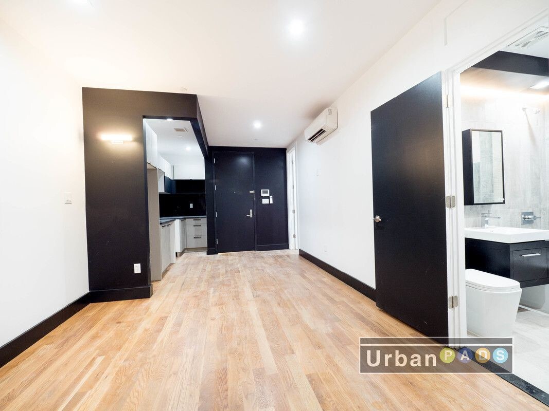 Primary Photo - 562 Park Pl