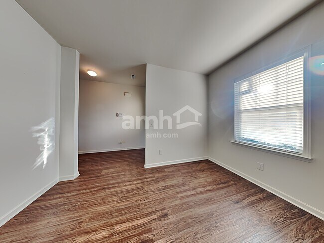 Building Photo - 657 Pemberton Drive