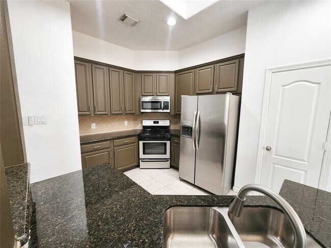 Foto del edificio - 18730 Dempsey Oaks Dr