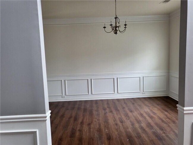 Building Photo - 950 Rockbass Rd