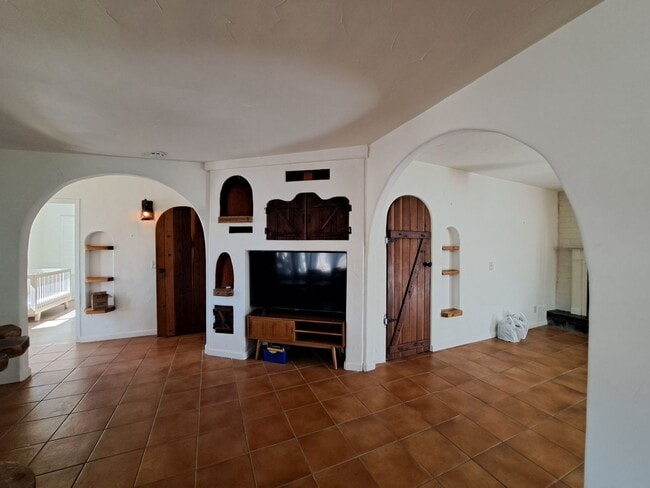 Foto del edificio - Rural yet close to town rental with acreage.