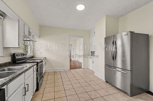 Foto del edificio - 1832 Woodlawn Ave