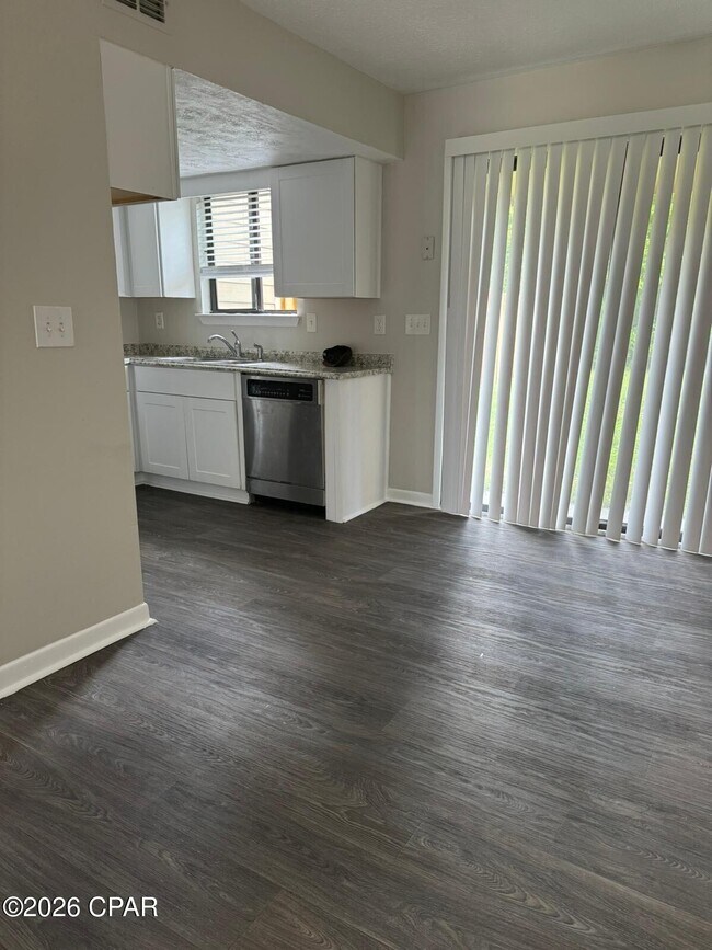 Foto del edificio - 2931 Ormond Ave