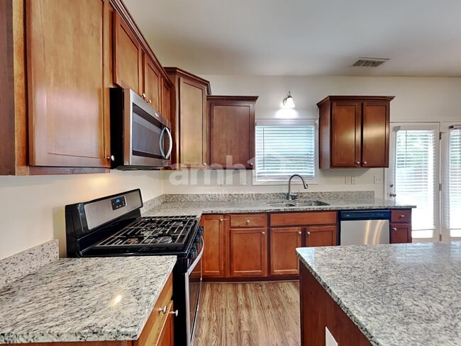 Building Photo - 2026 Peach Shoals Cir