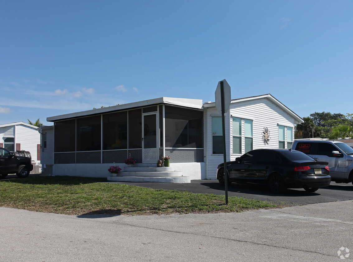 Building Photo - Seminole Colony