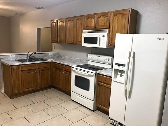 Foto del edificio - 206 E Cluster Ave,Tampa, FL 33604