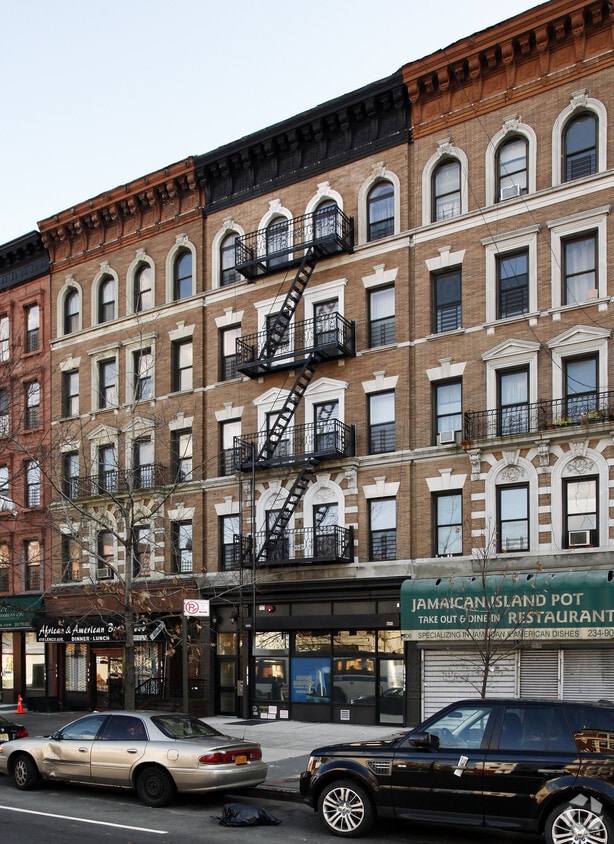 Foto del edificio - 408 Malcolm X Blvd