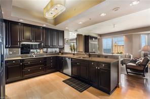 Building Photo - 8787 Bay Colony Dr